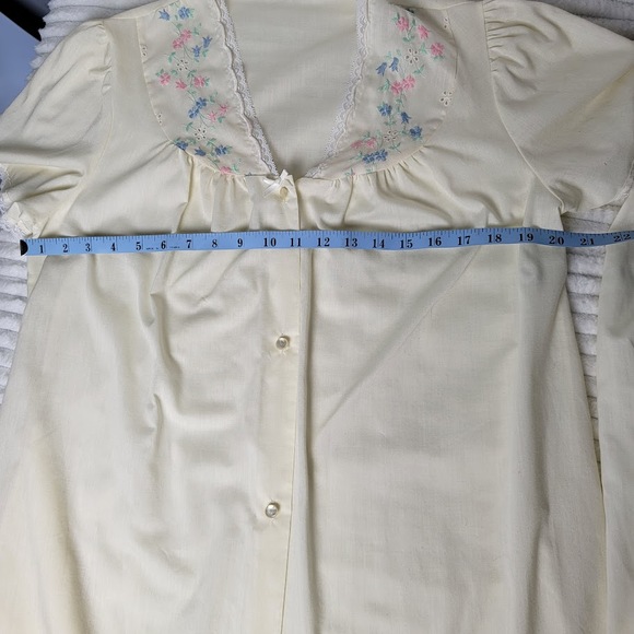 Vintage Lorraine Nightgown Robe Set Small Yellow Floral Embroidered Lace USA - Picture 7 of 10
